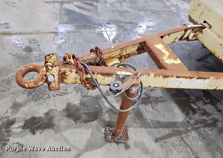 image for item IO9856 1998 Ingersoll Rand P100WD air compressor