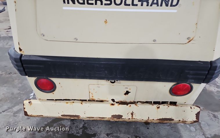 image for item IO9856 1998 Ingersoll Rand P100WD air compressor