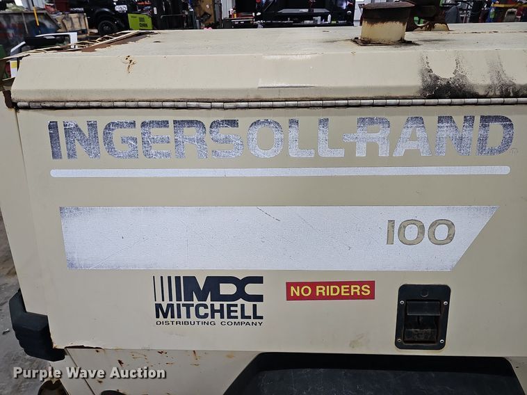 image for item IO9856 1998 Ingersoll Rand P100WD air compressor