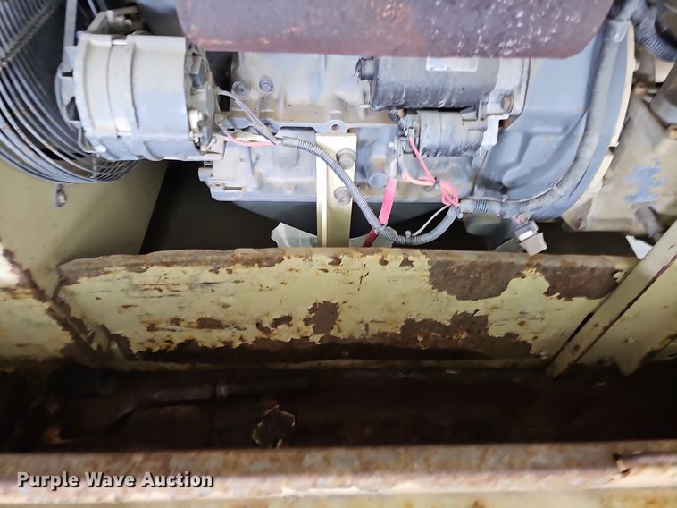 image for item IO9856 1998 Ingersoll Rand P100WD air compressor