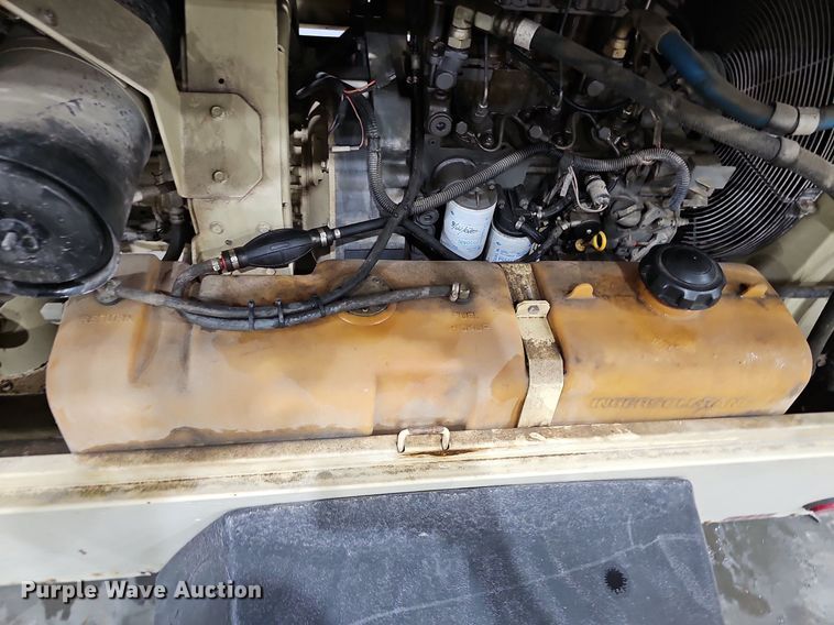 image for item IO9856 1998 Ingersoll Rand P100WD air compressor