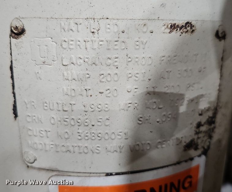 image for item IO9856 1998 Ingersoll Rand P100WD air compressor