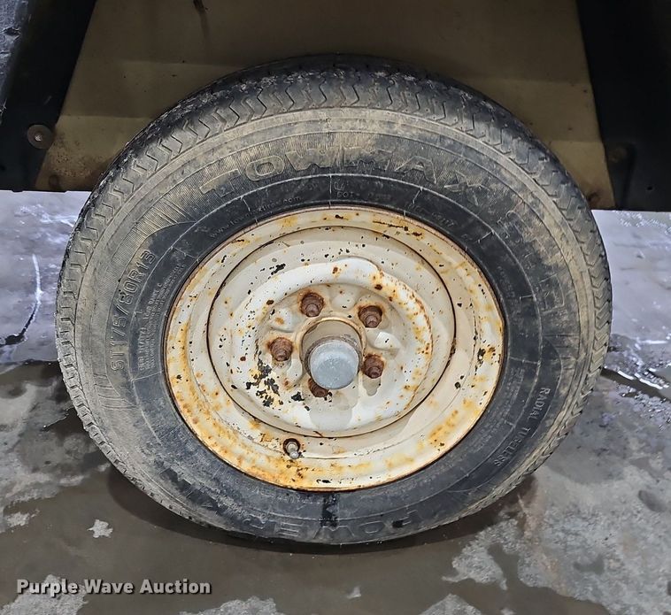 image for item IO9856 1998 Ingersoll Rand P100WD air compressor