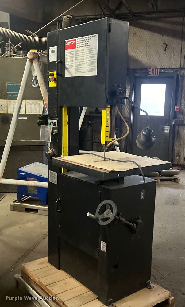 image for item JT9084 Dayton  4TK02A 18