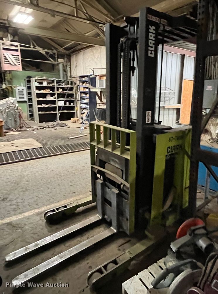 image for item JT9114 Clark  NP300D30 forklift