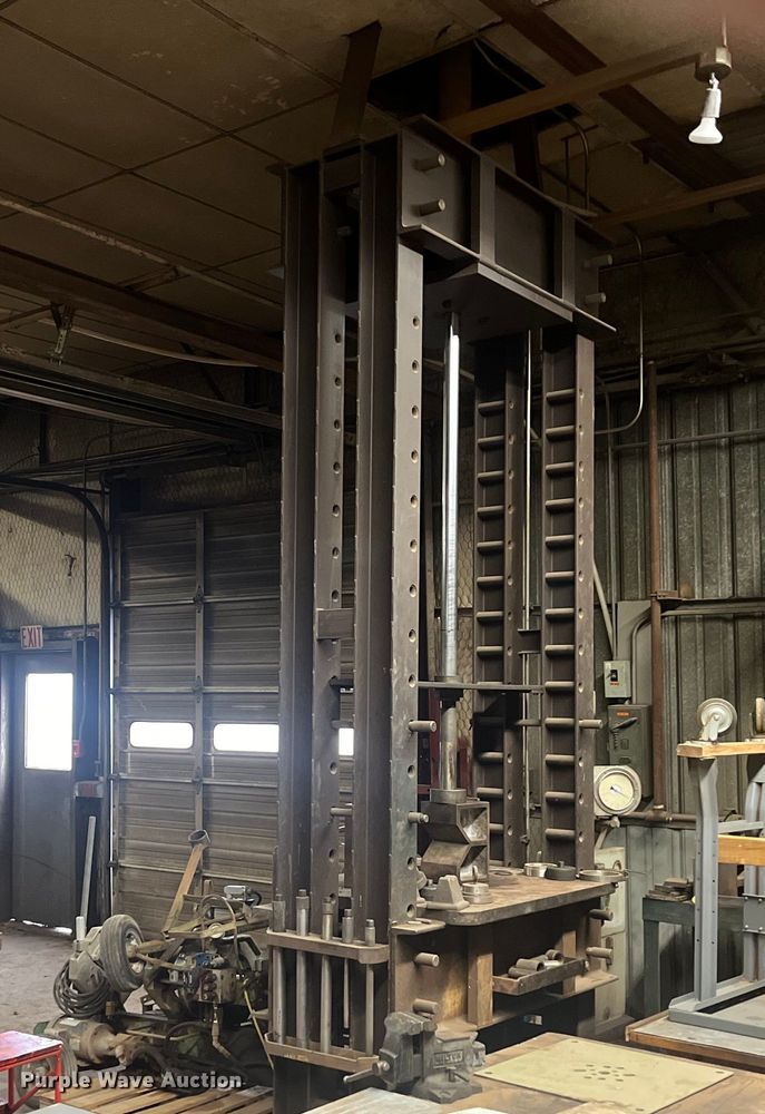 image for item JT9126 Hydraulic press