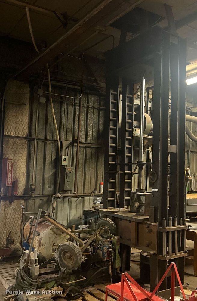 image for item JT9126 Hydraulic press