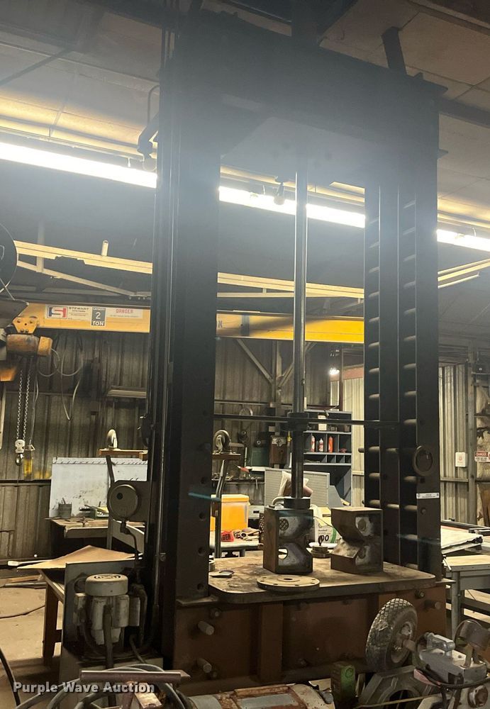 image for item JT9126 Hydraulic press