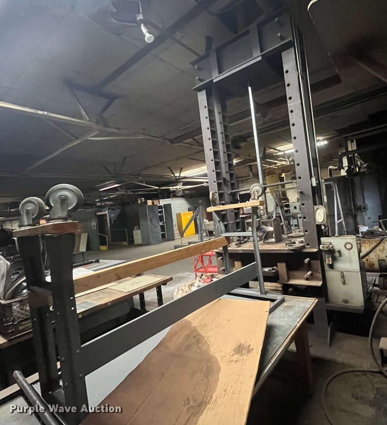 image for item JT9126 Hydraulic press