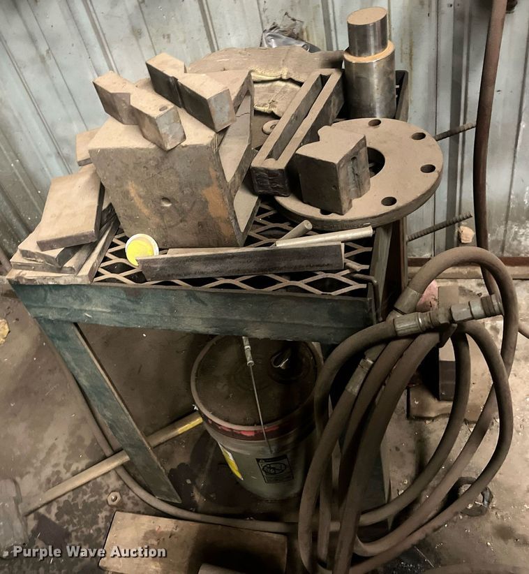 image for item JT9126 Hydraulic press