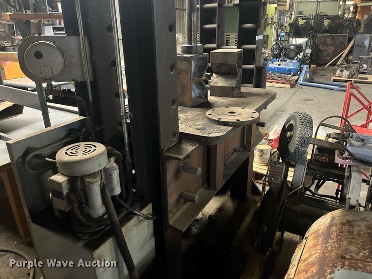 image for item JT9126 Hydraulic press