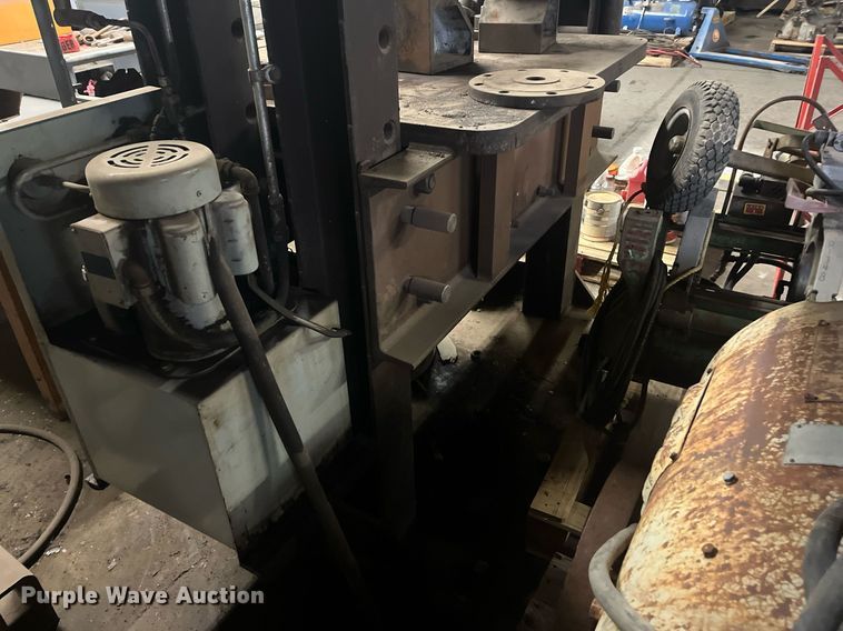 image for item JT9126 Hydraulic press