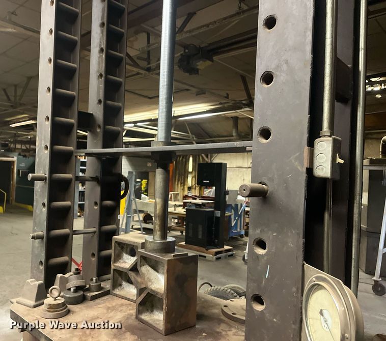 image for item JT9126 Hydraulic press