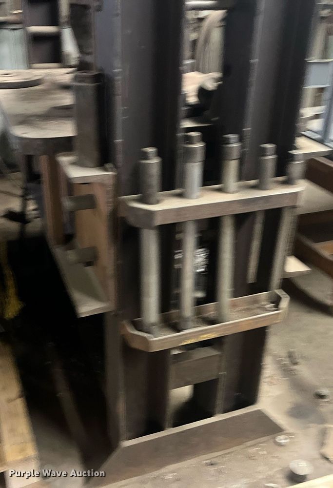 image for item JT9126 Hydraulic press