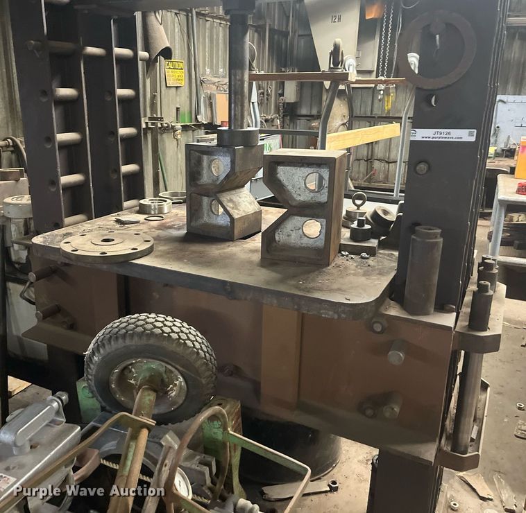 image for item JT9126 Hydraulic press
