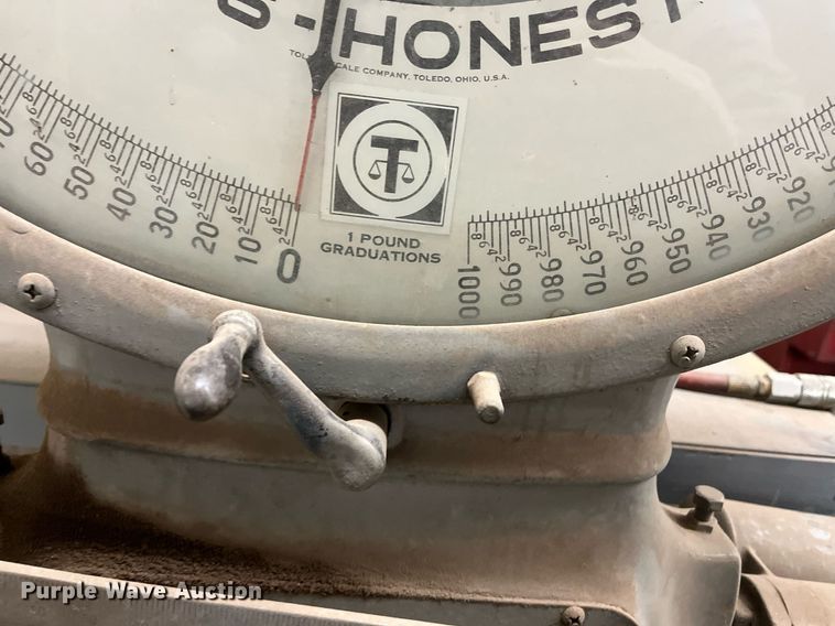 image for item JT9133 Toledo scale