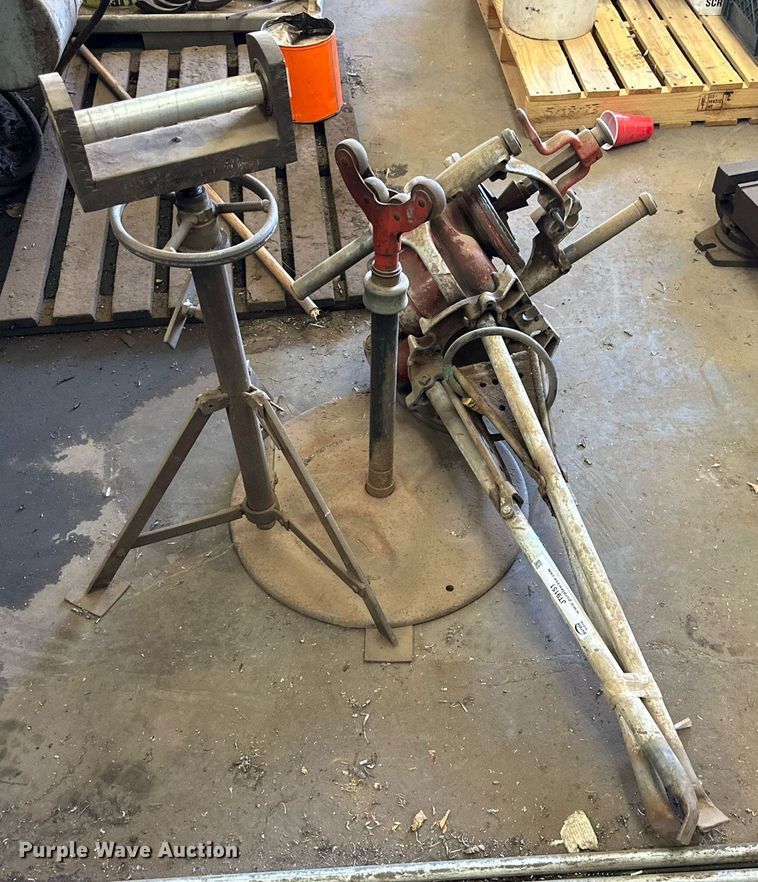 image for item JT9151 Ridgid  200 pipe threader