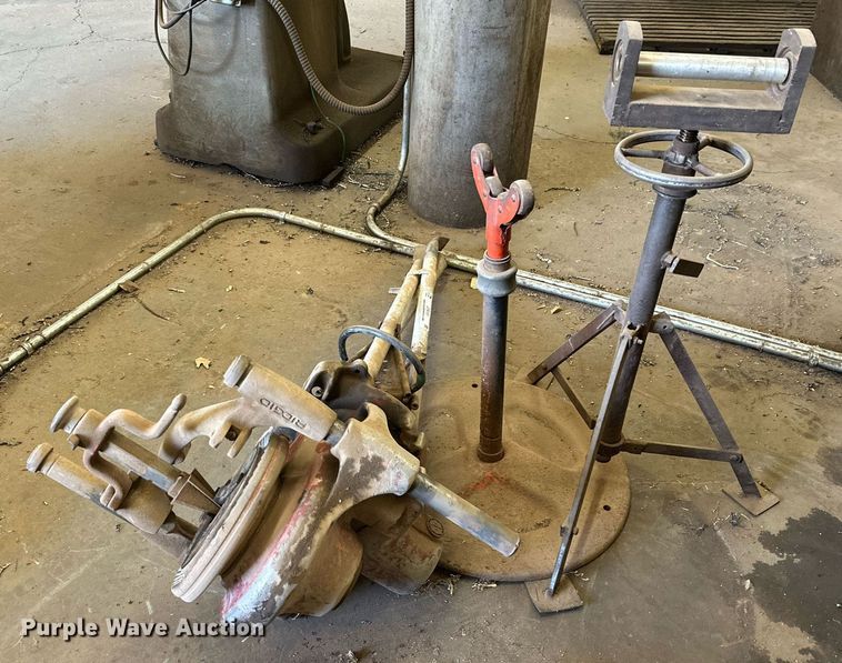 image for item JT9151 Ridgid  200 pipe threader