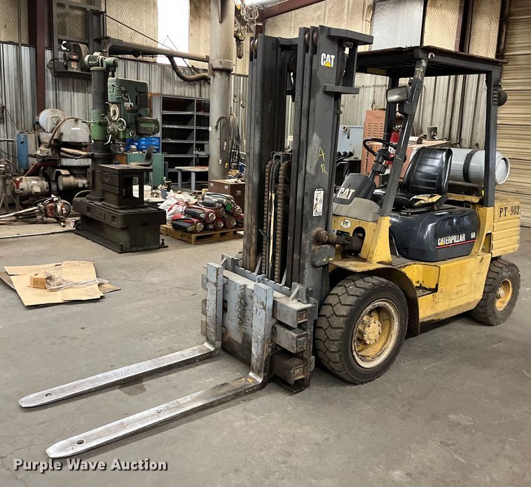 image for item JT9155 Caterpillar  60 forklift
