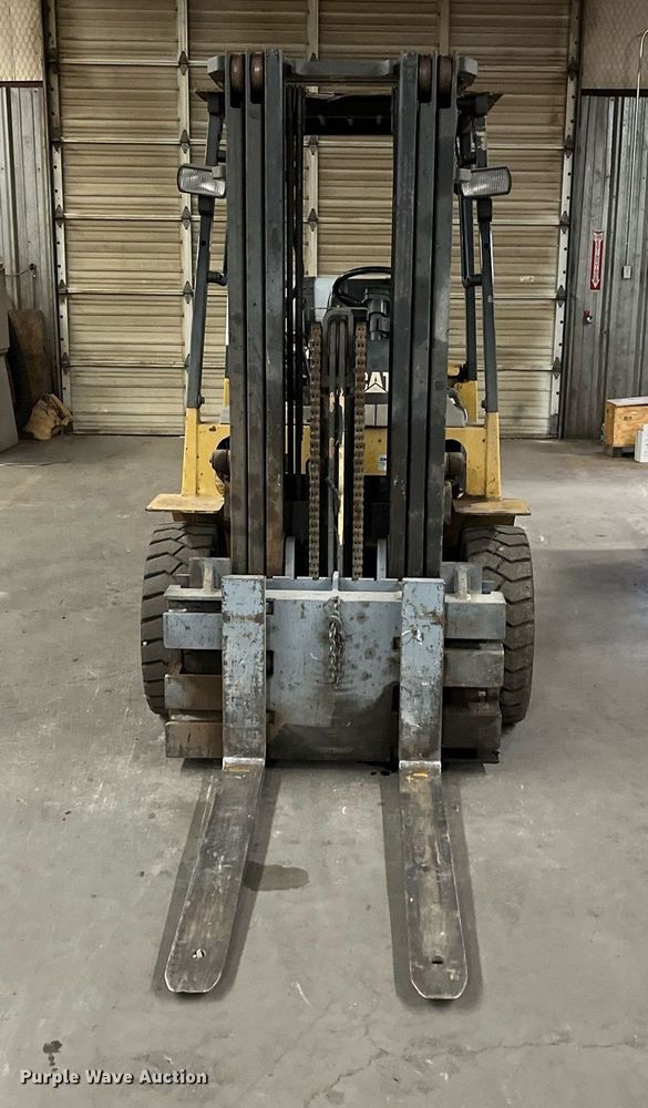 image for item JT9155 Caterpillar  60 forklift