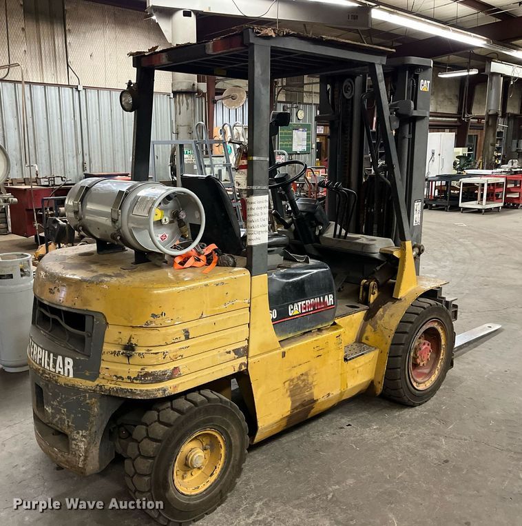 image for item JT9155 Caterpillar  60 forklift