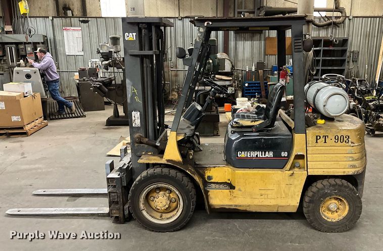 image for item JT9155 Caterpillar  60 forklift