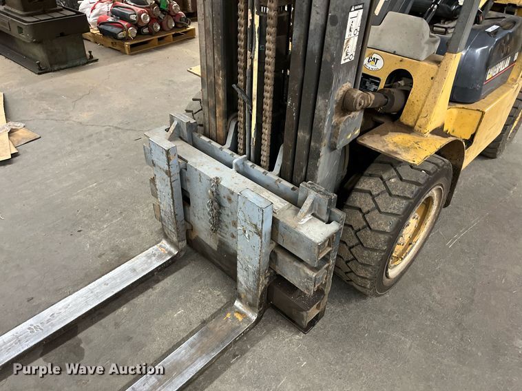 image for item JT9155 Caterpillar  60 forklift