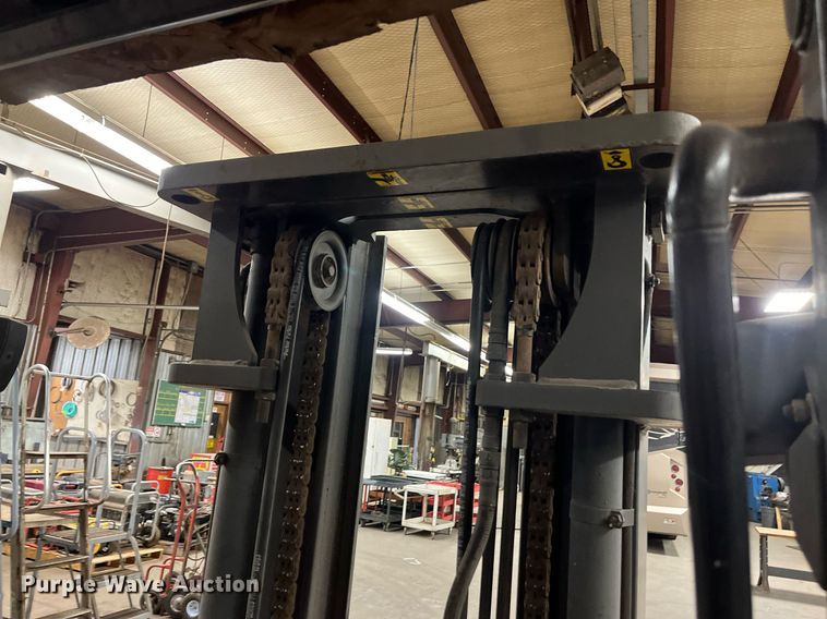 image for item JT9155 Caterpillar  60 forklift