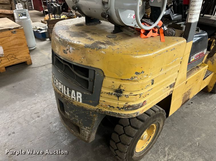 image for item JT9155 Caterpillar  60 forklift