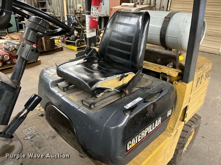 image for item JT9155 Caterpillar  60 forklift