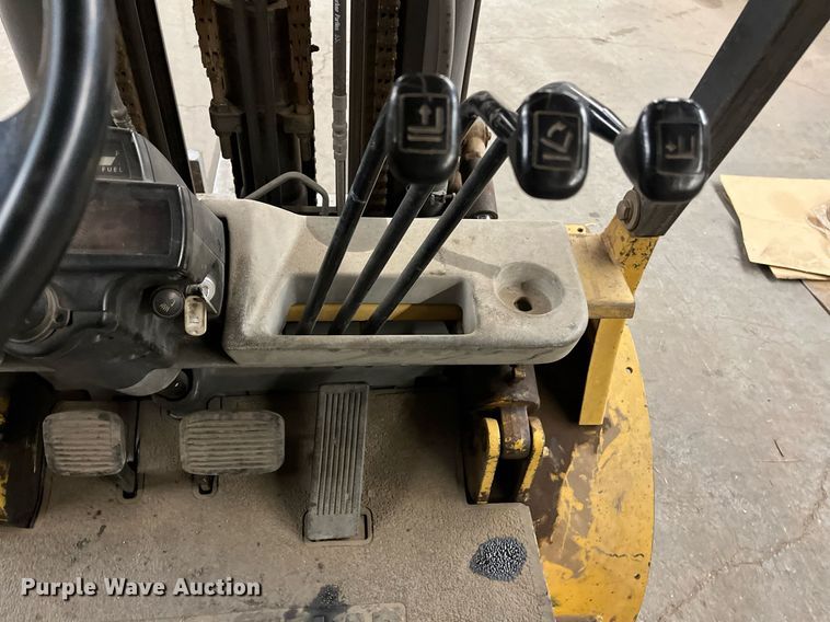 image for item JT9155 Caterpillar  60 forklift
