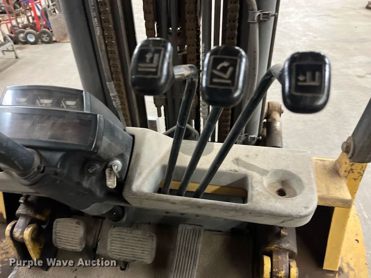 image for item JT9155 Caterpillar  60 forklift