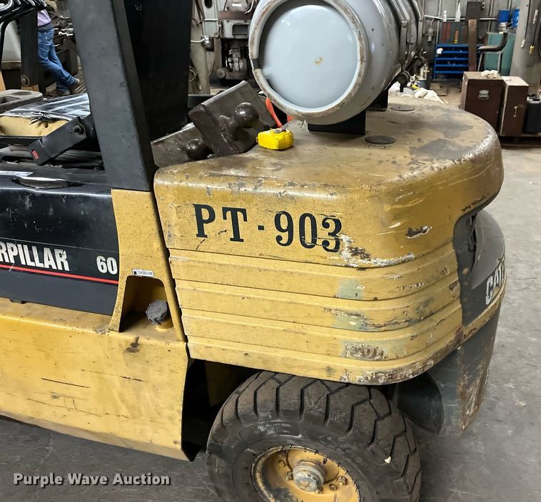 image for item JT9155 Caterpillar  60 forklift