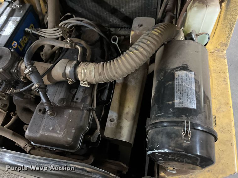 image for item JT9155 Caterpillar  60 forklift