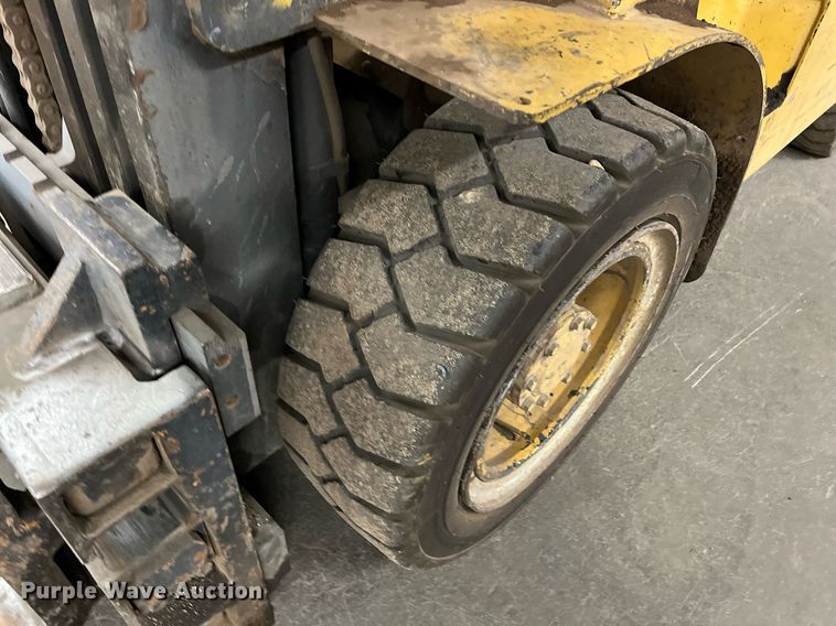 image for item JT9155 Caterpillar  60 forklift