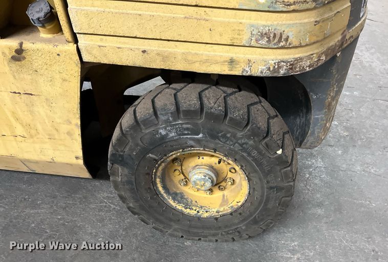 image for item JT9155 Caterpillar  60 forklift