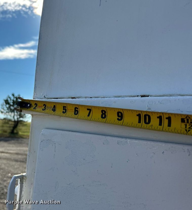 image for item KH9578 2000 Freightliner  FL70 utility / service truck