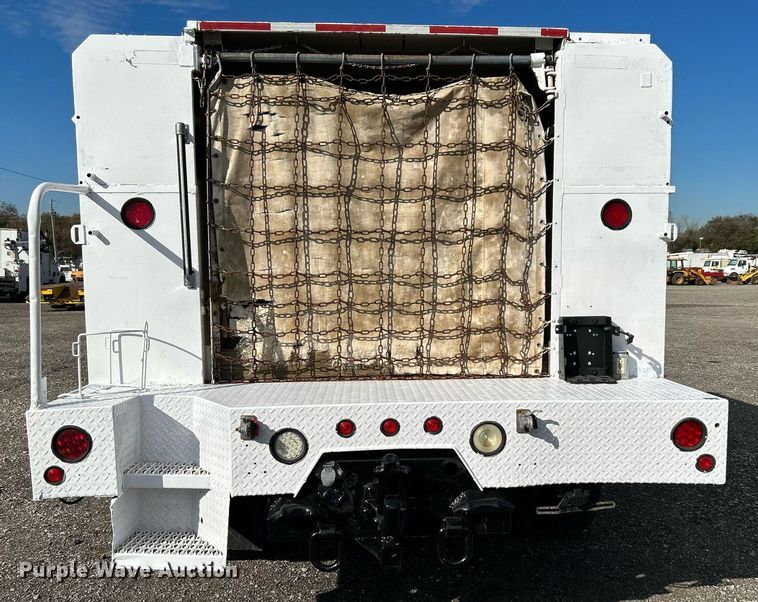 image for item KH9578 2000 Freightliner  FL70 utility / service truck