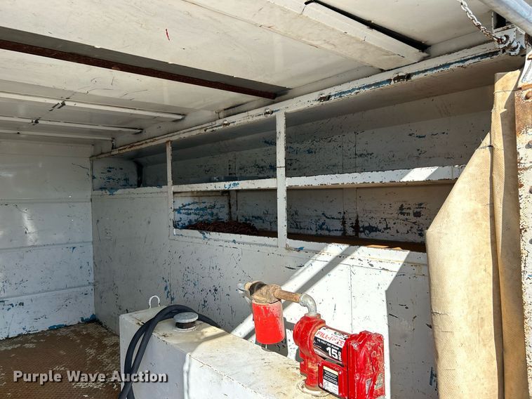 image for item KH9578 2000 Freightliner  FL70 utility / service truck