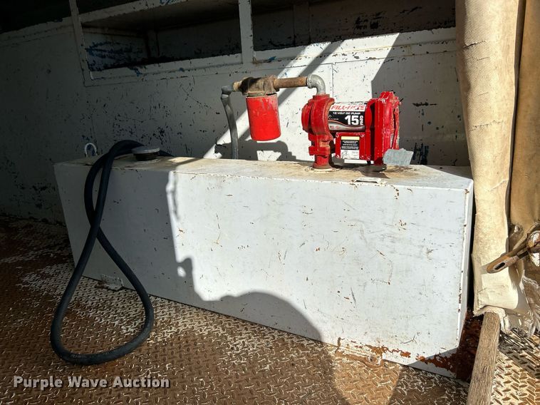 image for item KH9578 2000 Freightliner  FL70 utility / service truck