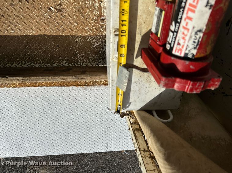 image for item KH9578 2000 Freightliner  FL70 utility / service truck