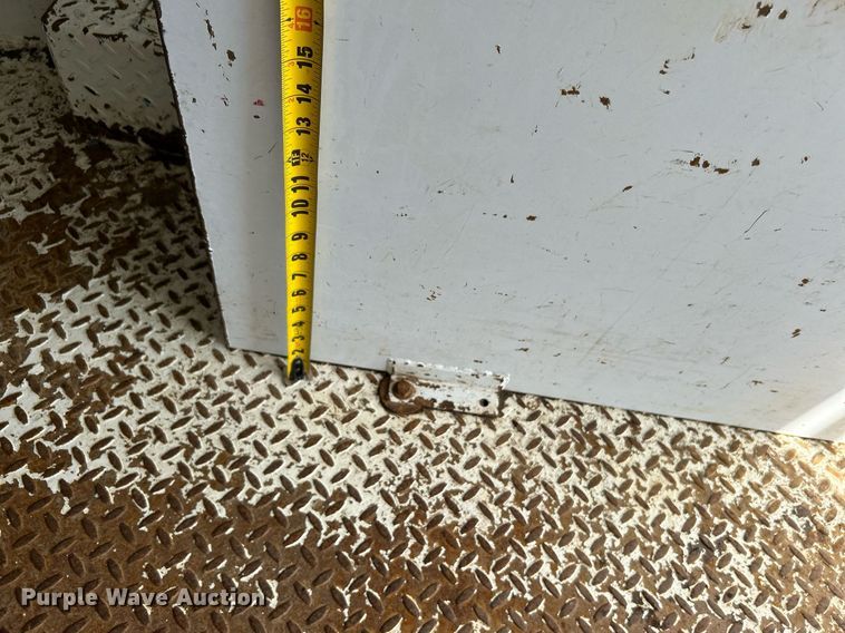 image for item KH9578 2000 Freightliner  FL70 utility / service truck