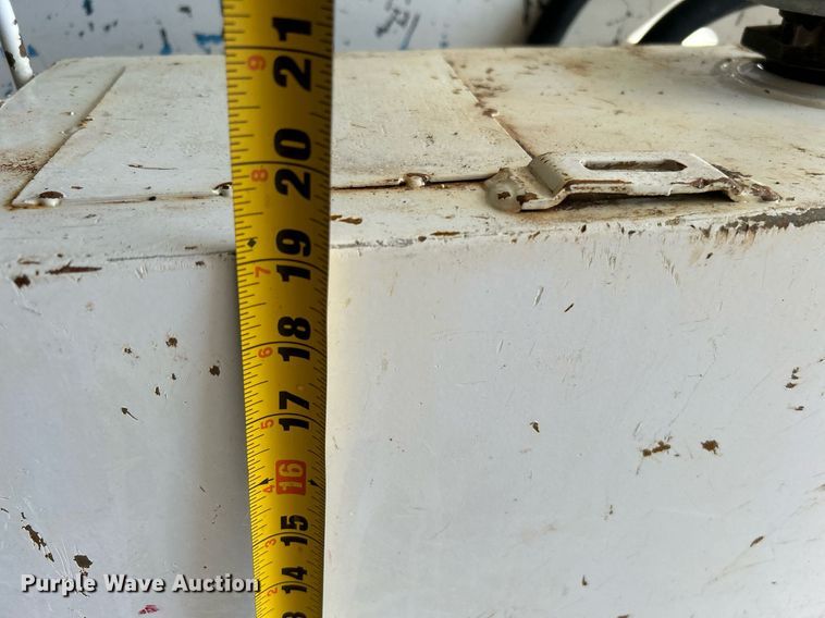 image for item KH9578 2000 Freightliner  FL70 utility / service truck