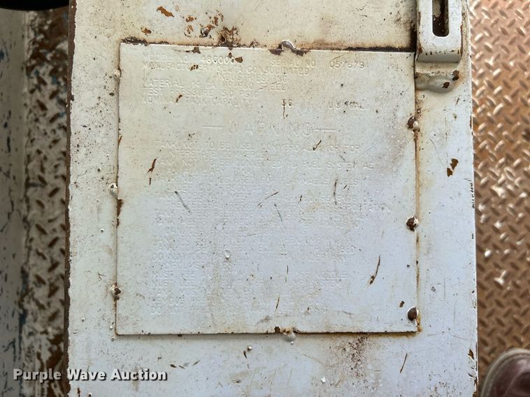 image for item KH9578 2000 Freightliner  FL70 utility / service truck