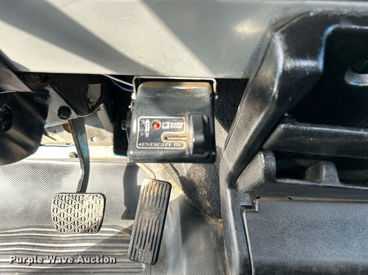 image for item KH9578 2000 Freightliner  FL70 utility / service truck