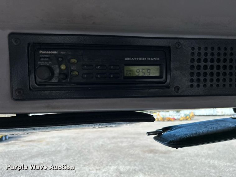 image for item KH9578 2000 Freightliner  FL70 utility / service truck