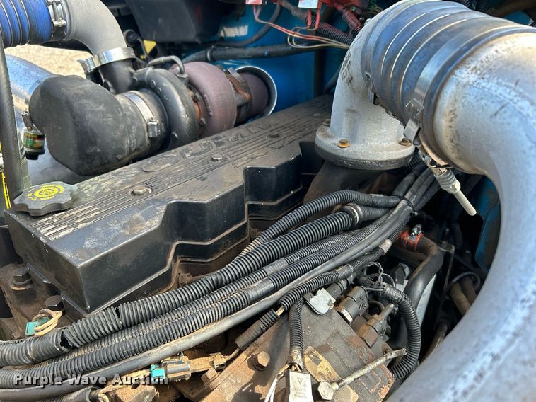 image for item KH9578 2000 Freightliner  FL70 utility / service truck