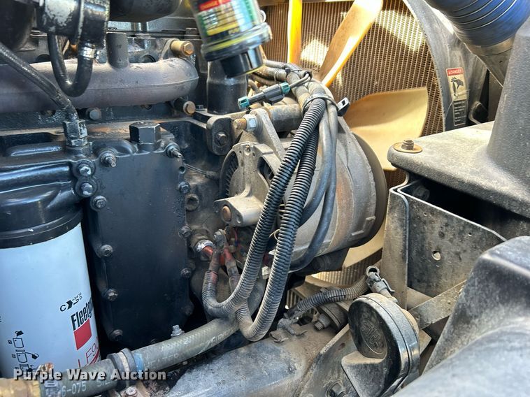 image for item KH9578 2000 Freightliner  FL70 utility / service truck