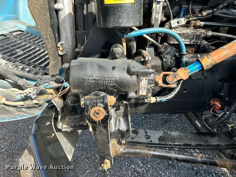 image for item KH9578 2000 Freightliner  FL70 utility / service truck