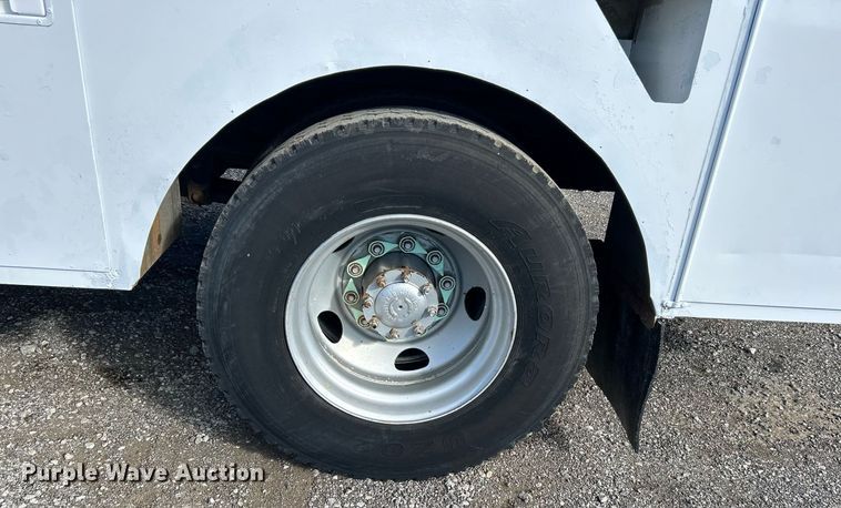 image for item KH9578 2000 Freightliner  FL70 utility / service truck